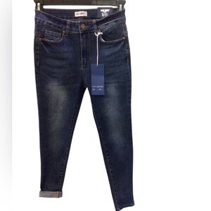 NWT....Womens Blue Savvy Denim Skinny Cropped Jeans